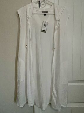 J.Valdi from Belk’s White Hooded Zip Front Sleeveless Cardigan Beach Cover up